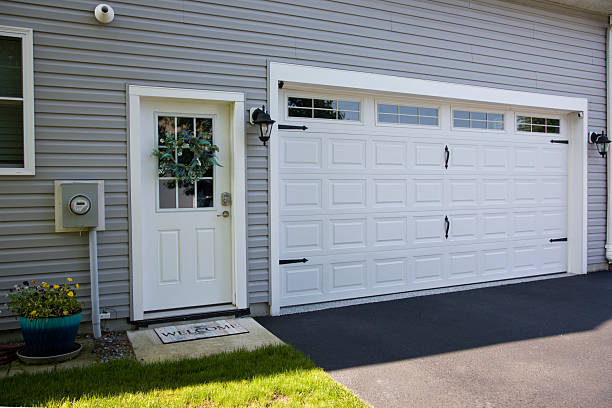 24/7 Emergency Garage Door Panel Replacement experts in Saddle River, NJ